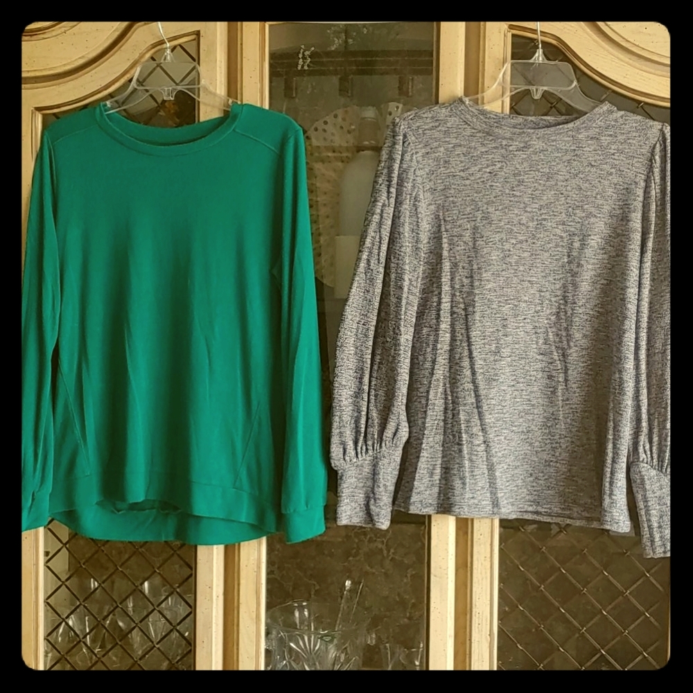 Final sale* 2 LOFT women's light sweaters.